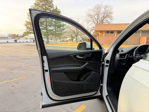 Used 2017 Audi Q7 3.0T Premium image 14