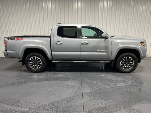 Used 2020 Toyota Tacoma TRD Sport image 18