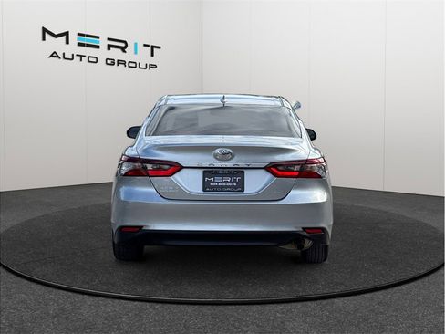 Used 2022 Toyota Camry LE image 8