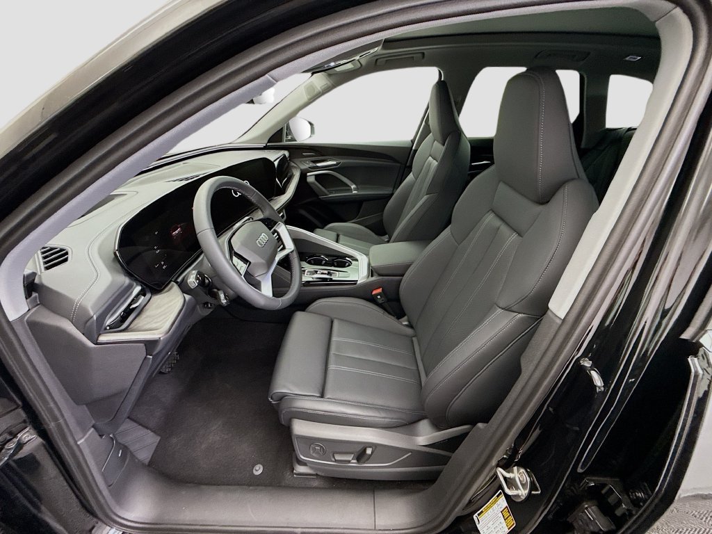 Used 2025 Audi Q5 Premium Plus w/ Premium Plus AWD/4WD image 18