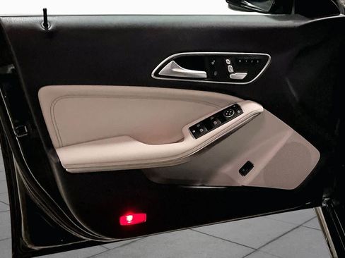 Used 2018 Mercedes-Benz CLA 250 4MATIC image 21