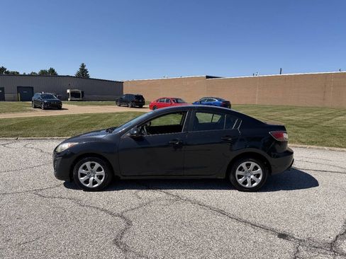 Used 2011 MAZDA MAZDA3 i Sport FWD image 2
