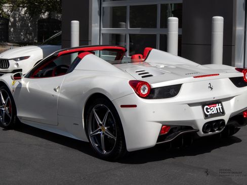 Used 2012 Ferrari 458 Spider RWD image 3