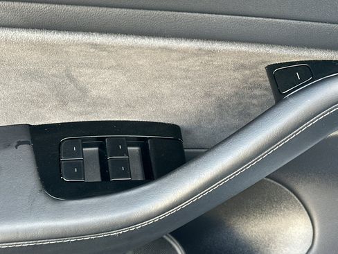 Used 2019 Tesla Model 3 Long Range image 11