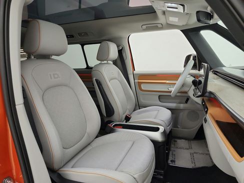 Used 2025 Volkswagen ID. Buzz 1st Edition AWD/4WD image 19