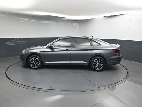 Used 2020 Volkswagen Jetta SE FWD image 2