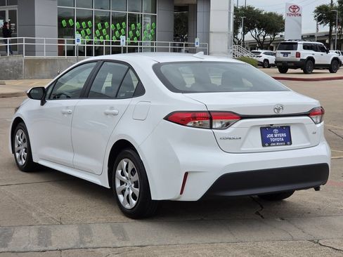 Used 2025 Toyota Corolla LE FWD image 7