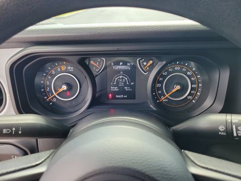 Used 2025 Jeep Gladiator Sport AWD/4WD image 18