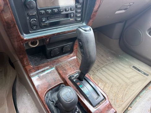 Used 2000 Toyota 4Runner Limited AWD/4WD image 25
