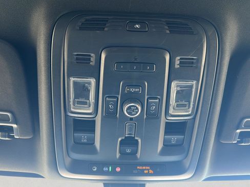 Used 2021 GMC Yukon XL Denali w/ Denali Premium Package RWD image 16