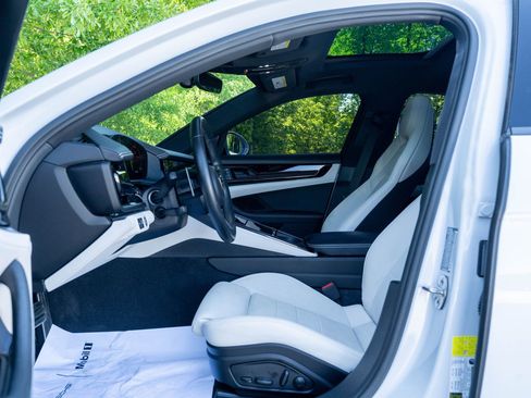 Certified 2024 Porsche Panamera RWD image 24