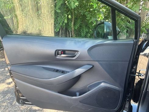 Used 2025 Toyota Corolla LE FWD image 18