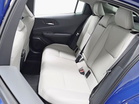 Used 2026 Toyota Prius XLE AWD/4WD image 27