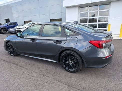 Used 2022 Honda Civic Sport image 2