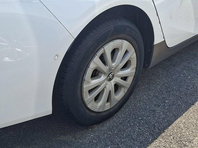 Used 2019 Toyota Prius LE FWD image 7