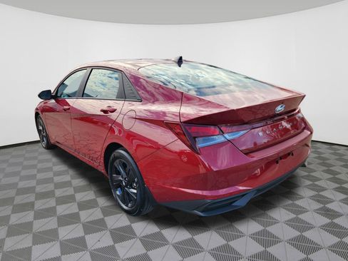 Certified 2023 Hyundai Elantra SEL image 3
