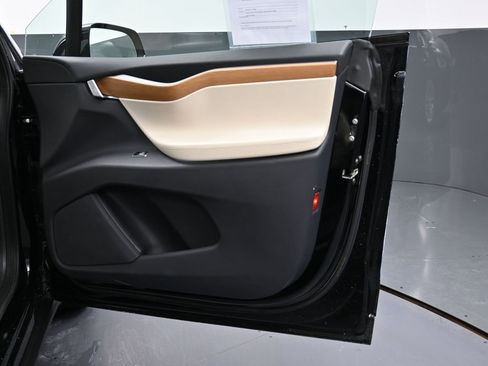 Used 2021 Tesla Model X Performance image 43