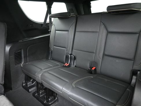 Used 2023 GMC Yukon XL SLT AWD/4WD image 32