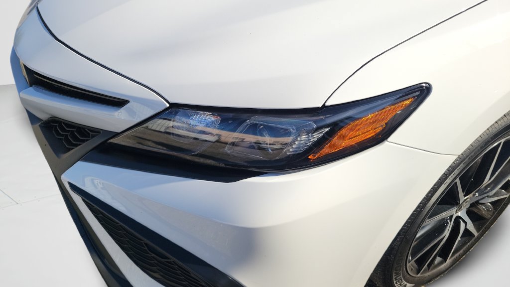 Used 2024 Toyota Camry SE w/ Convenience Package FWD image 12