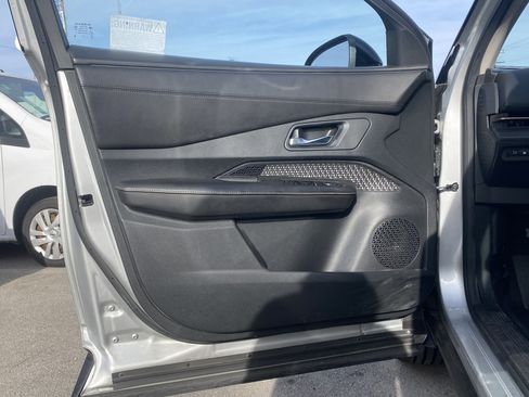 Used 2023 Nissan Ariya FWD image 15