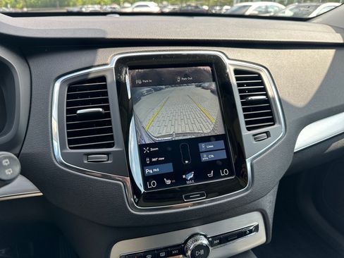 Used 2018 Volvo XC90 T6 Momentum w/ Convenience Package AWD/4WD image 25
