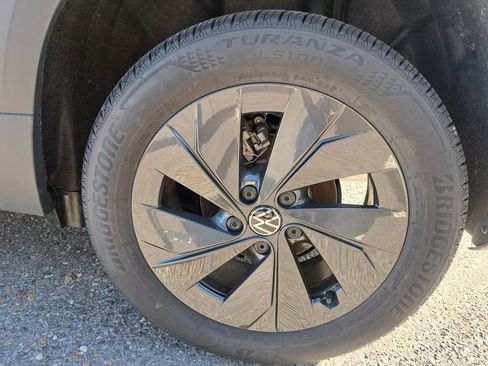 New 2026 Volkswagen Taos S image 28