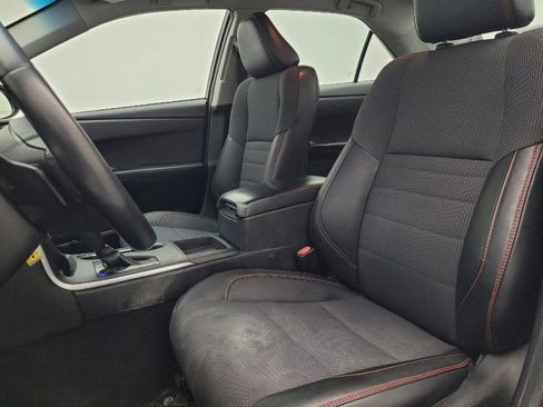 Used 2017 Toyota Camry SE image 17