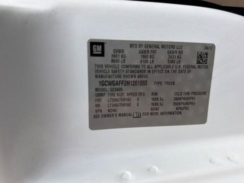 Used 2017 Chevrolet Express 2500 image 28