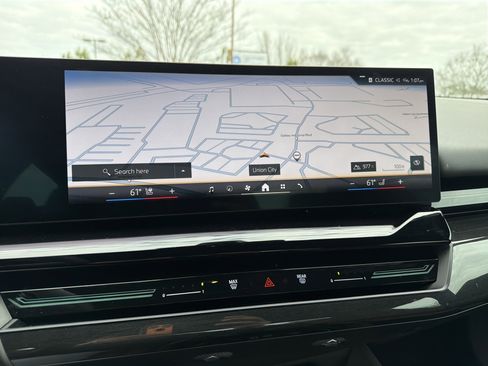 Certified 2025 BMW 530i w/ Premium Package image 6