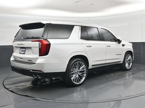 Used 2025 GMC Yukon Denali Ultimate AWD/4WD image 3