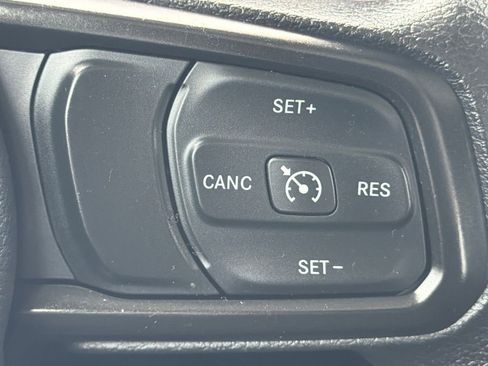 Used 2025 Jeep Wrangler Sport AWD/4WD image 22