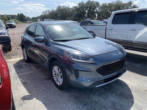 Used 2020 Ford Escape SE image 2