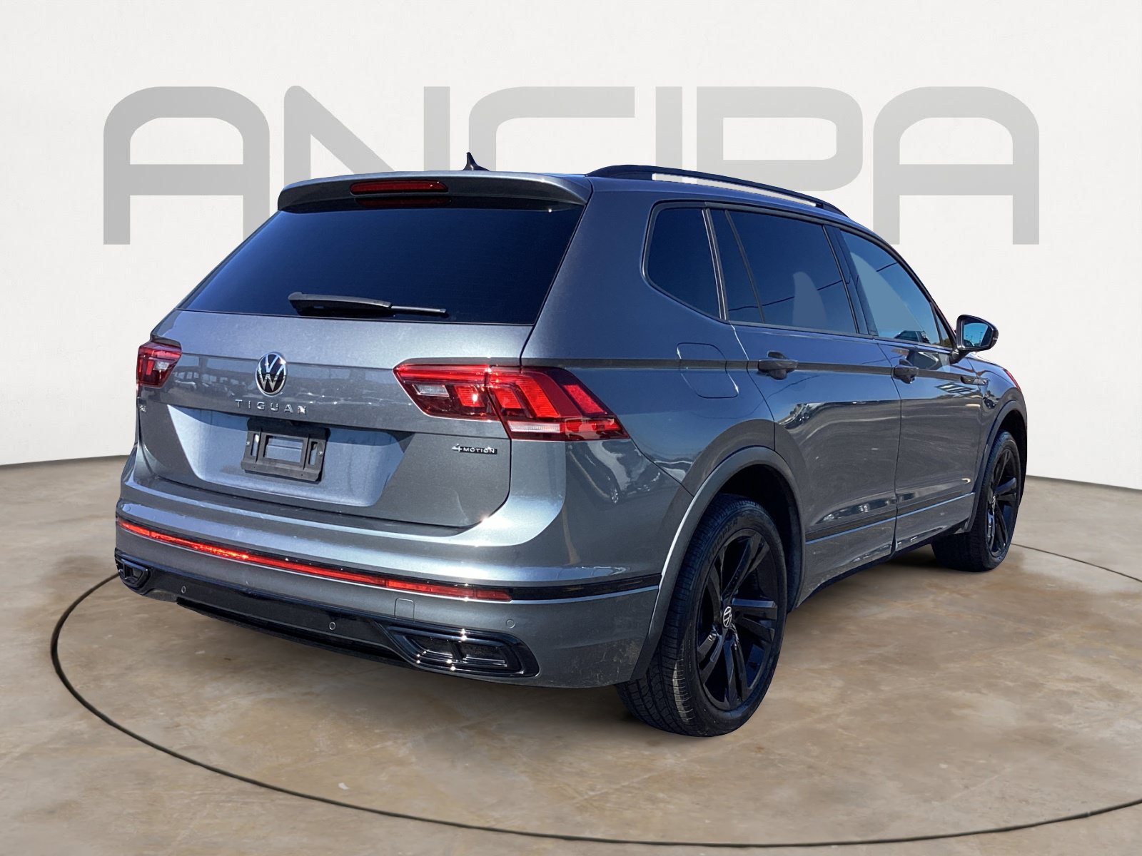 Used 2024 Volkswagen Tiguan SE R-Line AWD/4WD image 14