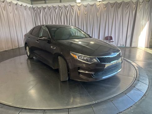Used 2018 Kia Optima LX FWD image 3