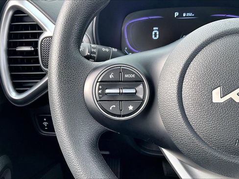 Used 2025 Kia Soul LX w/ LX Technology Package image 20