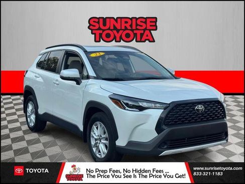 Certified 2023 Toyota Corolla Cross LE w/ Moonroof Package AWD/4WD image 1
