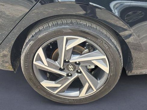 Used 2025 Hyundai Elantra Sport FWD image 10
