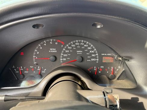 Used 2002 Chevrolet Camaro LT w/ Preferred Equipment Group 1 RWD image 15