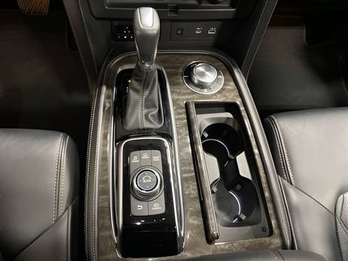 Certified 2023 Nissan Armada Platinum w/ Captain's Chairs Package AWD/4WD image 18