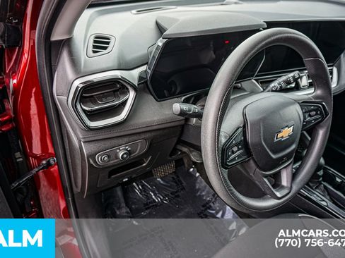 Used 2024 Chevrolet TrailBlazer LT FWD image 36
