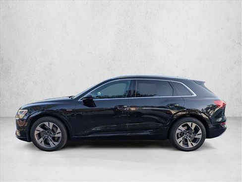 Used 2022 Audi e-tron Premium Plus w/ Premium Plus Package AWD/4WD image 2