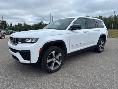 Used 2026 Jeep Grand Cherokee L Limited AWD/4WD image 2