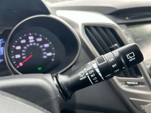 Used 2014 Hyundai Veloster w/ Style Package 02 image 26