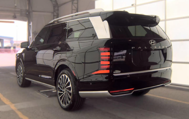 Used 2026 Hyundai Palisade Calligraphy AWD/4WD image 5