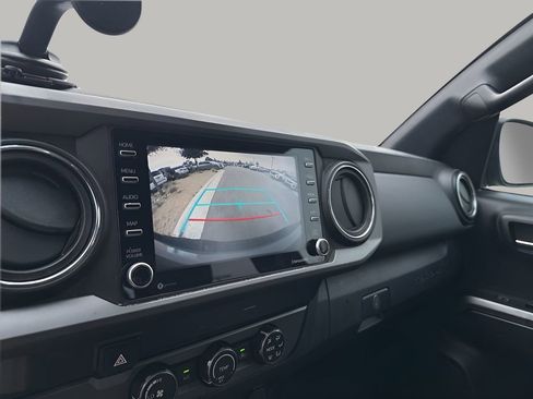 Used 2020 Toyota Tacoma TRD Off-Road image 33
