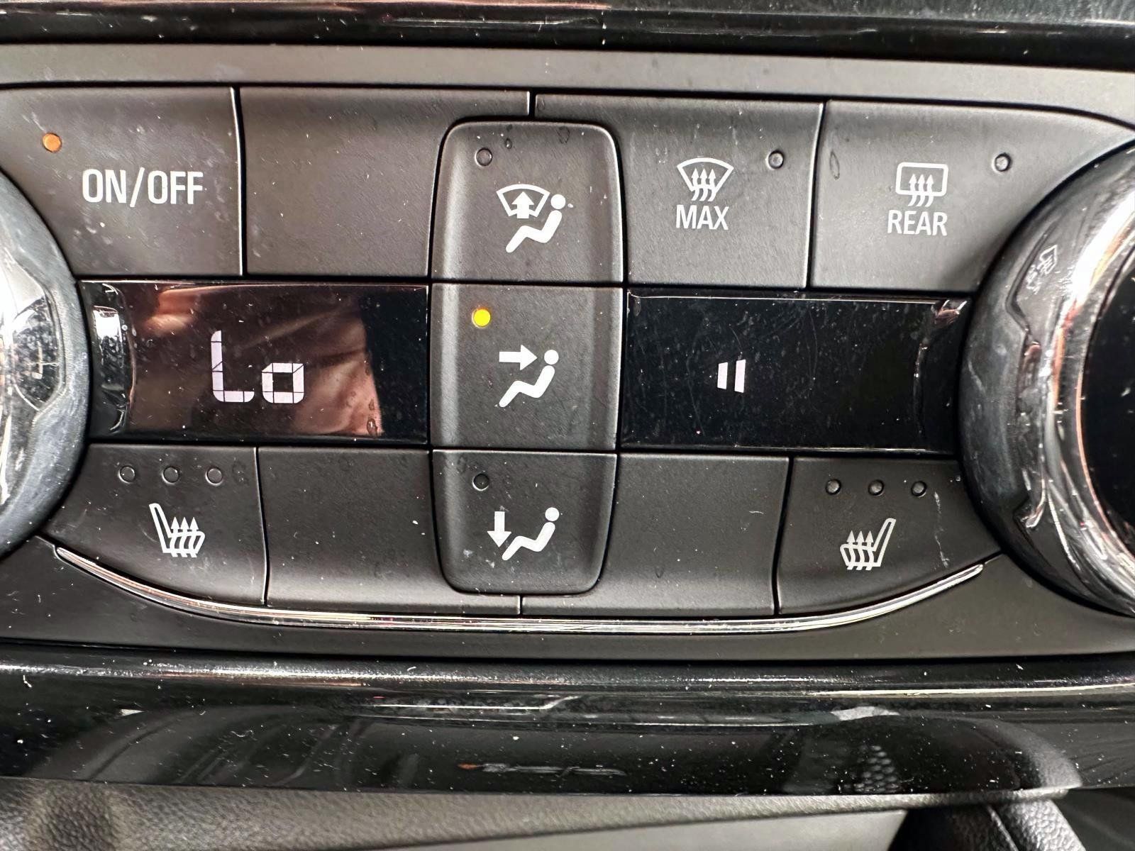 Used 2024 Chevrolet TrailBlazer ACTIV w/ Convenience Package AWD/4WD image 23