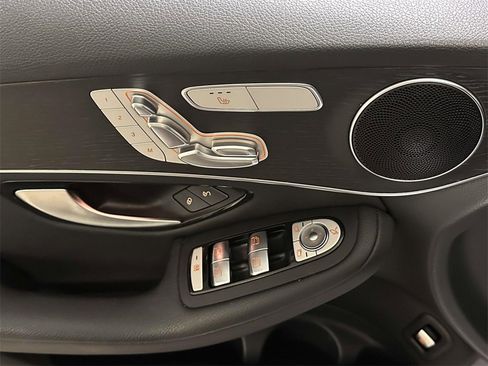 Used 2022 Mercedes-Benz GLC 300 4MATIC image 12