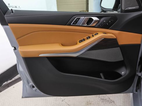 New 2026 BMW X5 xDrive50e w/ Executive Package AWD/4WD image 8