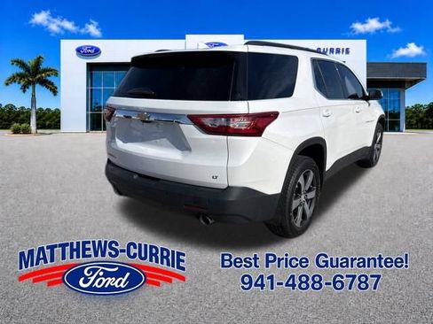 Used 2020 Chevrolet Traverse LT w/ LT Premium Package FWD image 4