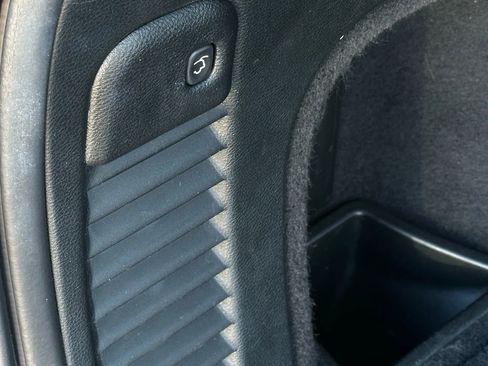 Used 2017 Jeep Grand Cherokee Limited image 21